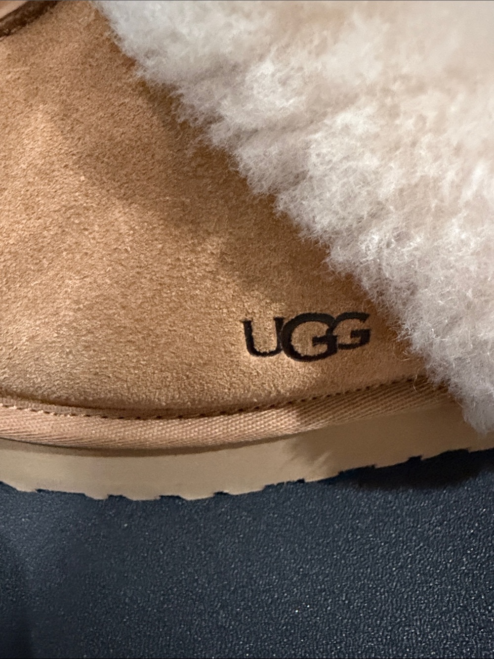 Authentic Disquette UGG Slippers - Picture 10 of 10